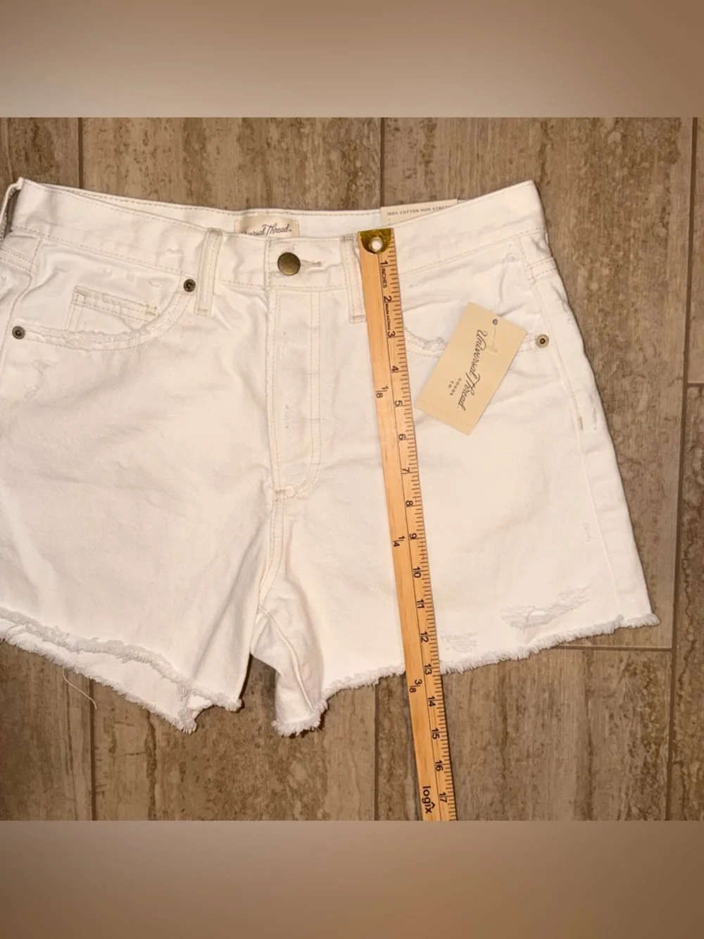Universal Thread clean white